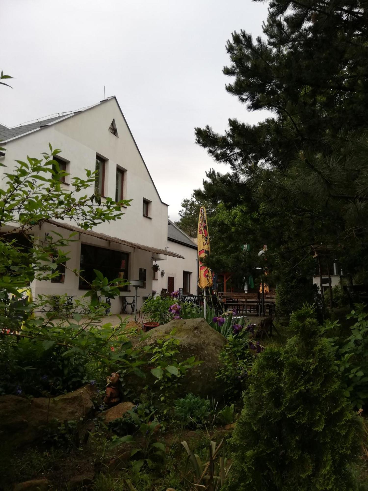 Hotel Kamenny Vrch 霍穆托夫 外观 照片
