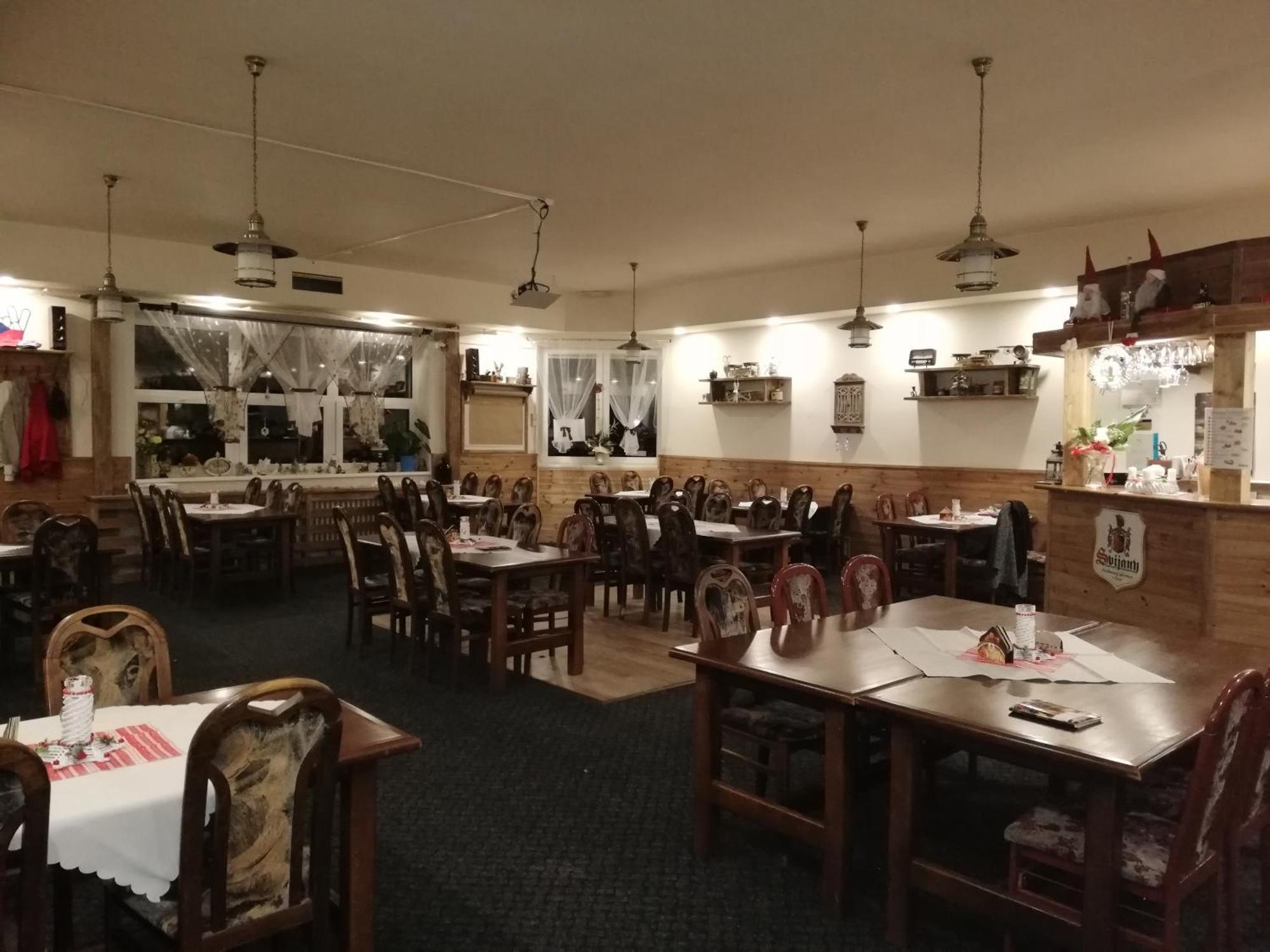 Hotel Kamenny Vrch 霍穆托夫 外观 照片