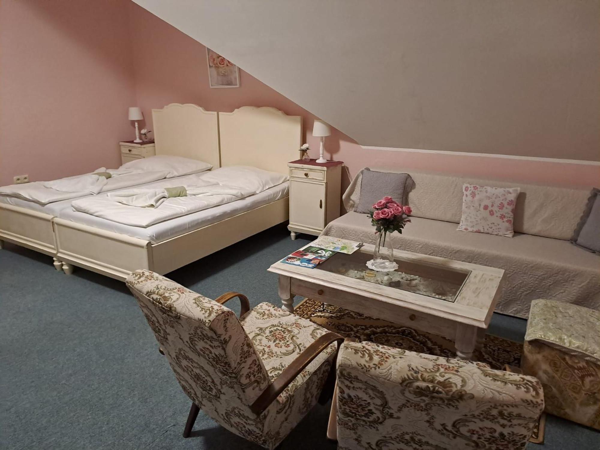 Hotel Kamenny Vrch 霍穆托夫 客房 照片