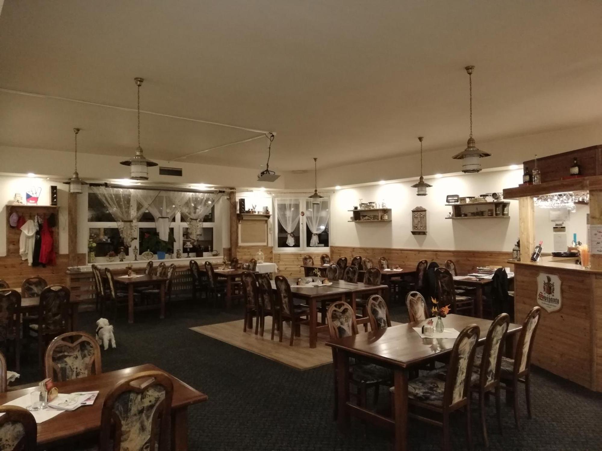 Hotel Kamenny Vrch 霍穆托夫 外观 照片
